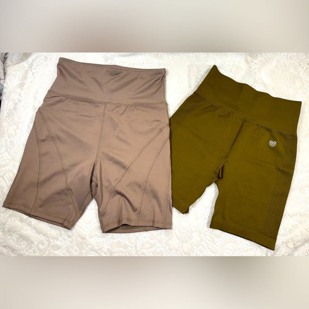 FOREVER 21 athletic shorts, Tan beige & Olive green Women’s Small Lot of 2